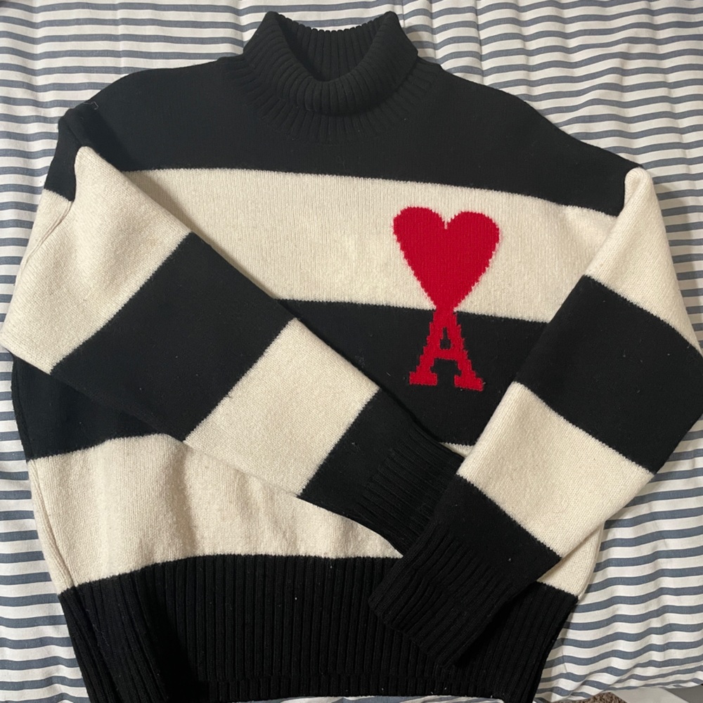 Ami Paris 100% virgin wool heart sweater size s unisex